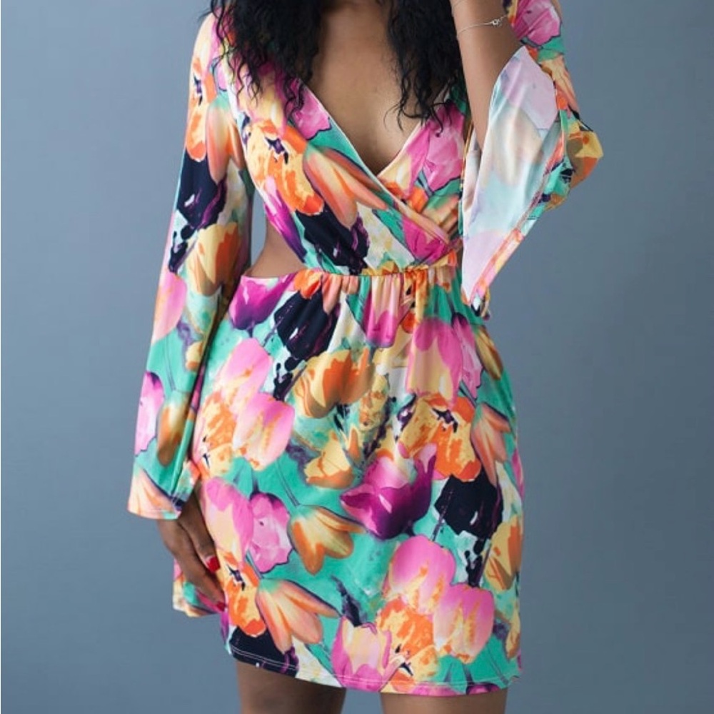 Honey‎ Punch Women’s Floral Side Open Cutout Mini Dress Pink Green Small